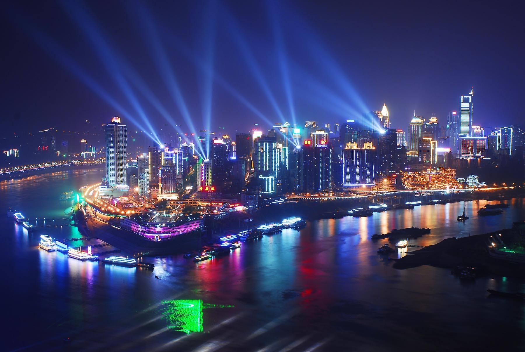 山城重庆,阳光下的温馨小聚